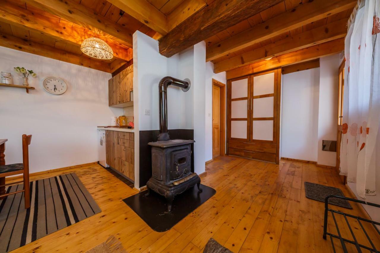 Beautiful Cottage With Heated Pool For 22 Ppl Plaški Exteriör bild