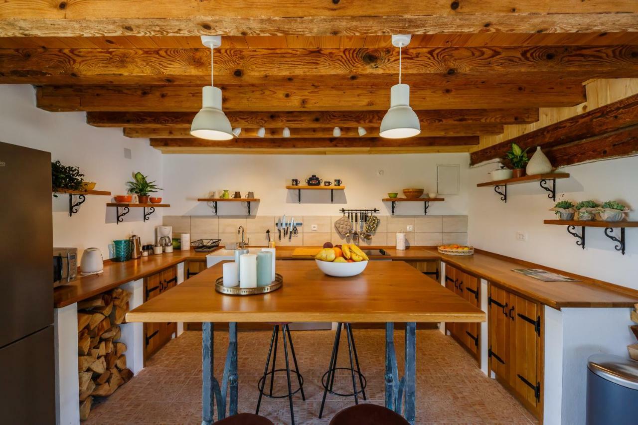 Beautiful Cottage With Heated Pool For 22 Ppl Plaški Exteriör bild
