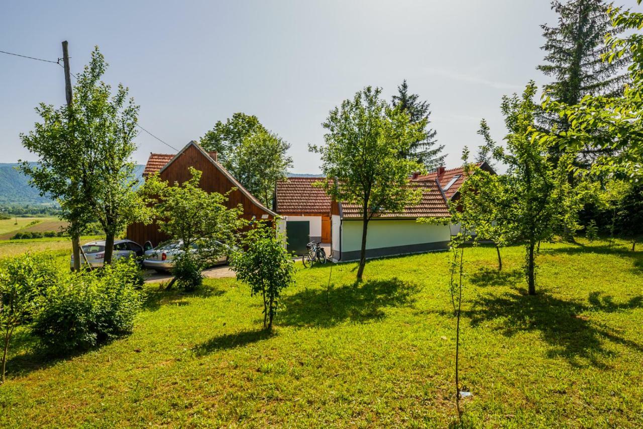 Beautiful Cottage With Heated Pool For 22 Ppl Plaški Exteriör bild