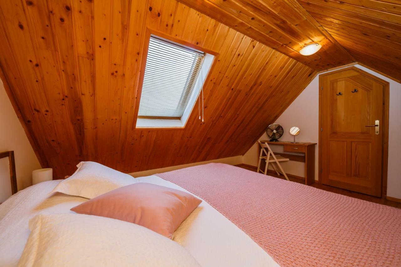 Beautiful Cottage With Heated Pool For 22 Ppl Plaški Exteriör bild