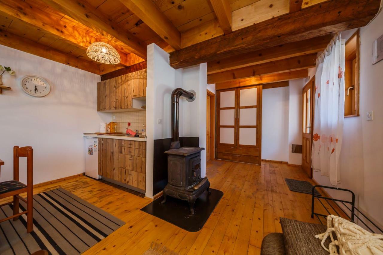 Beautiful Cottage With Heated Pool For 22 Ppl Plaški Exteriör bild