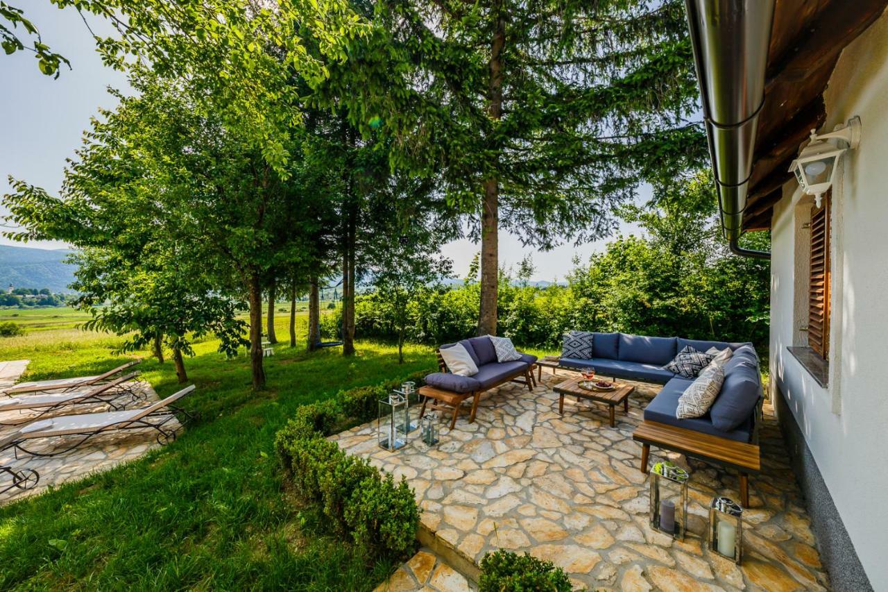 Beautiful Cottage With Heated Pool For 22 Ppl Plaški Exteriör bild