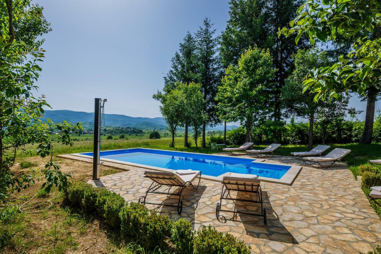 Beautiful Cottage With Heated Pool For 22 Ppl Plaški Exteriör bild