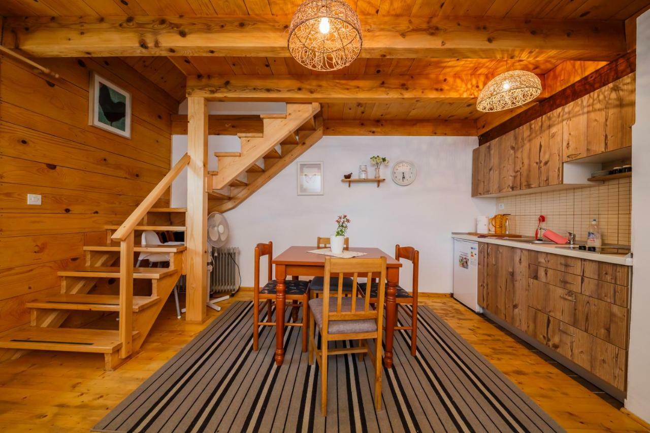 Beautiful Cottage With Heated Pool For 22 Ppl Plaški Exteriör bild