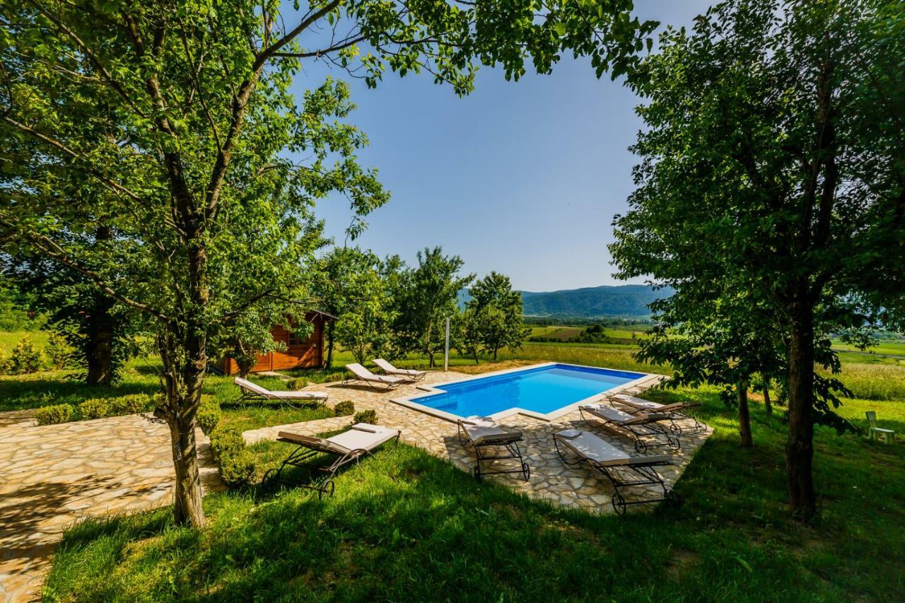 Beautiful Cottage With Heated Pool For 22 Ppl Plaški Exteriör bild